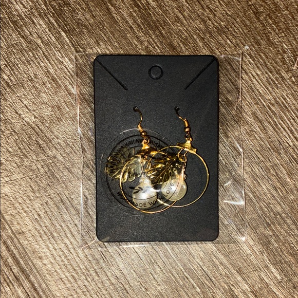 Jewelry - Gold Leaf Dangle Earrings